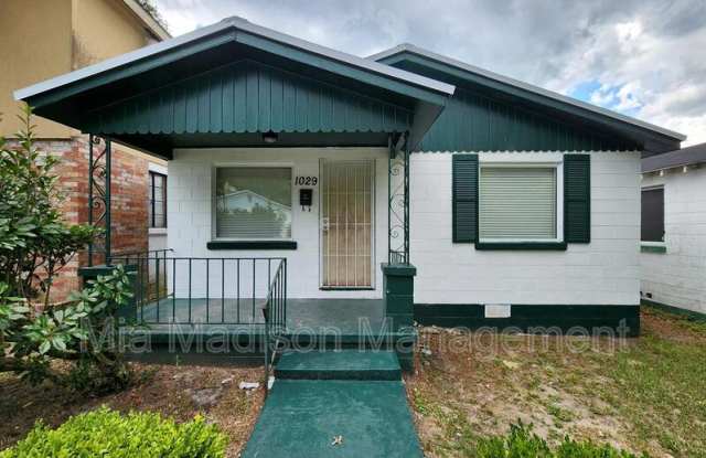 1029 W 38th St photos photos