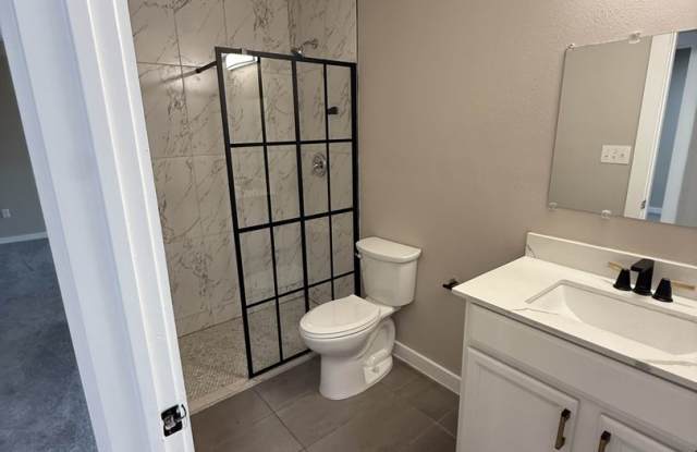 Charming 3-Bedroom Home for Rent in East Austin – Spacious Yard  Great Location! photos photos