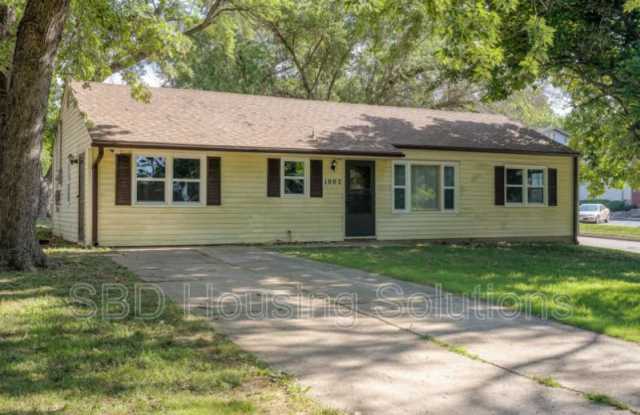 1002 Orchard Ave photos photos