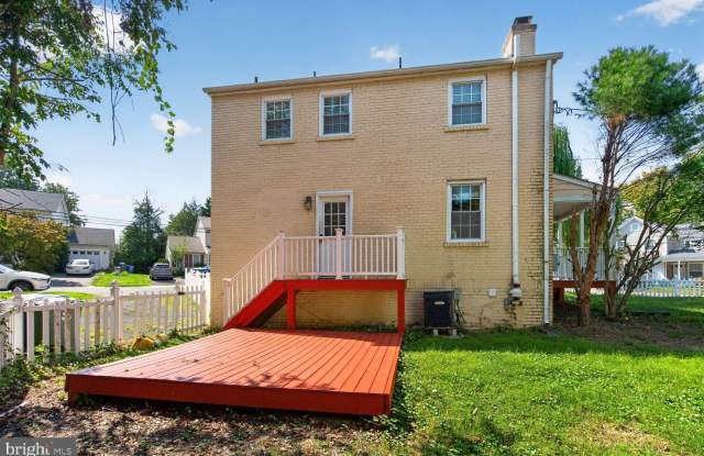 4736 WILSON Boulevard Gallery 4