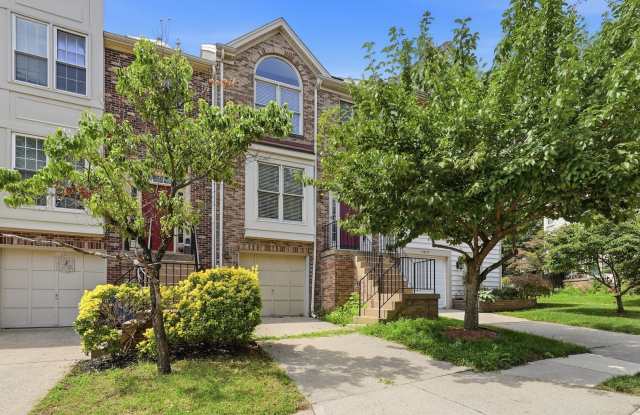 Spacious 3BR Townhome with Garage, Loft & Walkout Basement – Available for Immediate Occupancy! photos photos