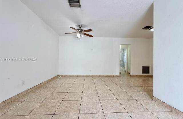 206 SE 9th Ct photos photos 206 SE 9th Ct photos photos