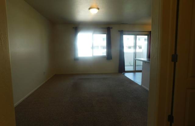 Spacious Townhome Gallery 4