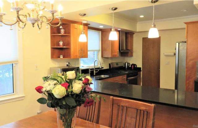 42 W Maple Drive Gallery 2