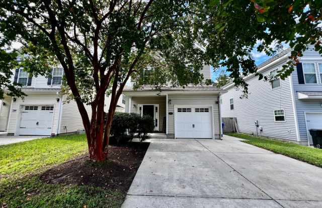 Charming Home Near Town Center VB with Large Primary Suite! - 111 South Palm Avenue, Virginia Beach, VA 23452