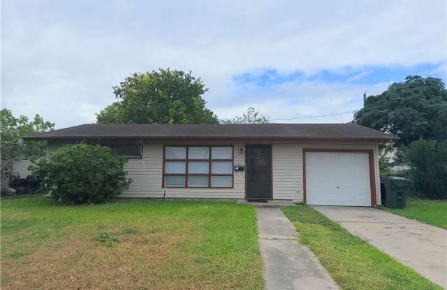4725 Wynona Drive photos photos
