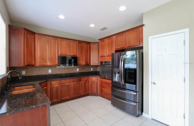 9018 PINEBREEZE Drive Gallery 2