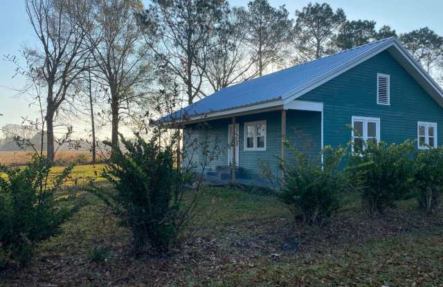 2 Bedroom 1 Bath Home with Office or SMALL 3RD BEDROOM In St. Martinville photos photos