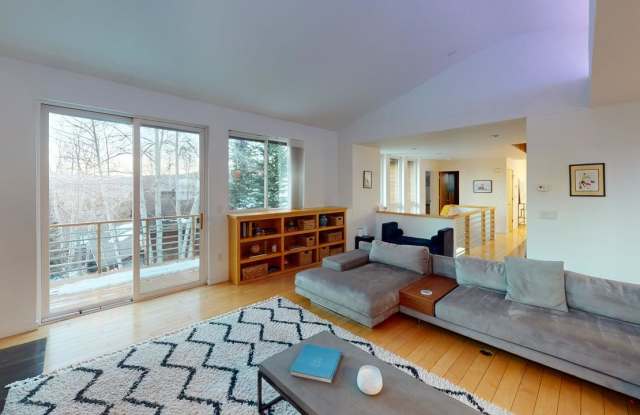 11 Russell Trail photos photos