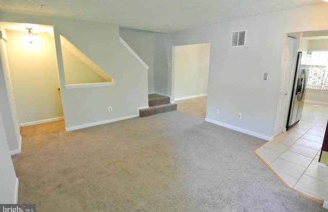 201 WOODLAND GREEN WAY Gallery 2
