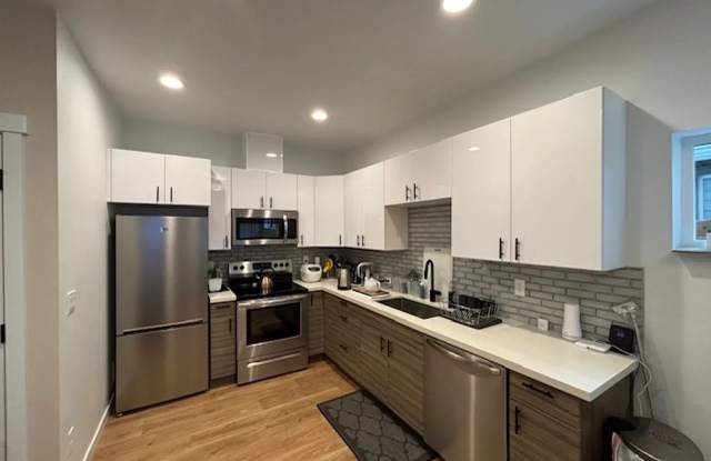 14337 Roslyn Place North Gallery 3