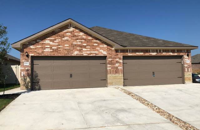 GORGEOUS 3 BEDROOM DUPLEX LOCATED IN BUDA, TEXAS! photos photos