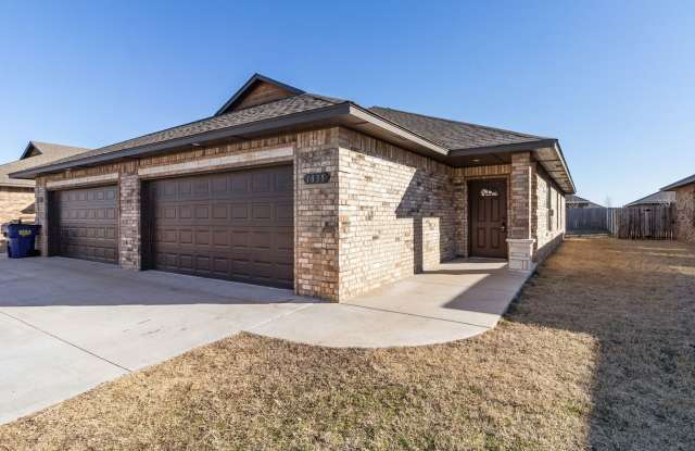 3BR 2BA duplex with 2 car garage!! photos photos