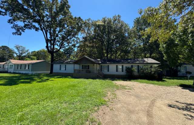 NICE 4/2 MOBILE HOME ON FLOURNOY LUCAS Gallery 3