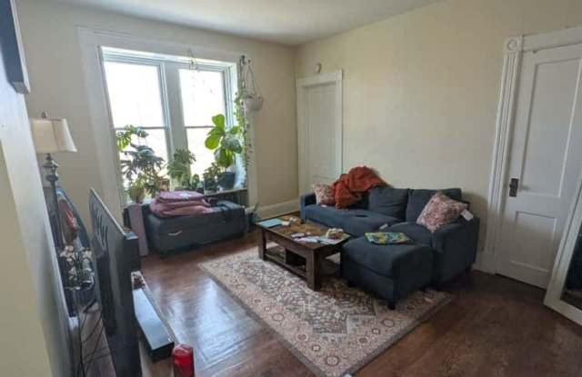 Renovated Apartment in Prime Center Square – Walk to Washington Park! photos photos Renovated Apartment in Prime Center Square – Walk to Washington Park! photos photos