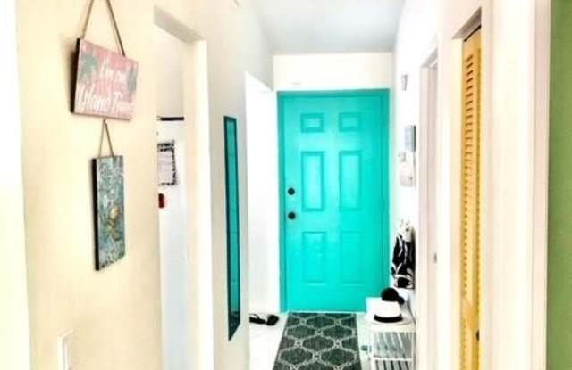 489 Tallwood St Gallery 2