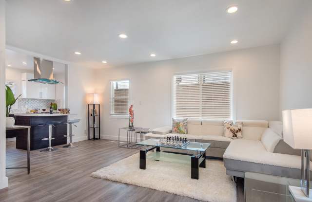 618 East Fairview Boulevard Gallery 2
