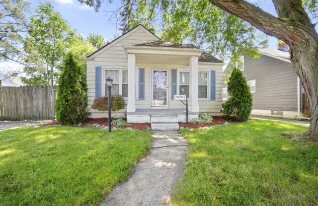 2226 E. Farnum Ave. photos photos
