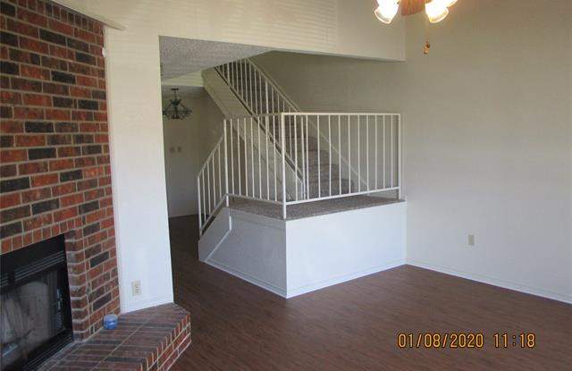 902 Meadow Circle N Gallery 3