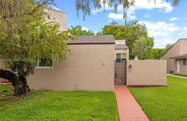9133 Fontainebleau Blvd photos photos