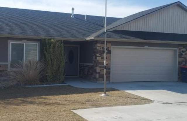 769 Wirsching Ave W photos photos