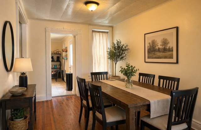 Beautiful 3 Bedroom Townhome in Lancaster - First Floor Washer/Dryer! photos photos