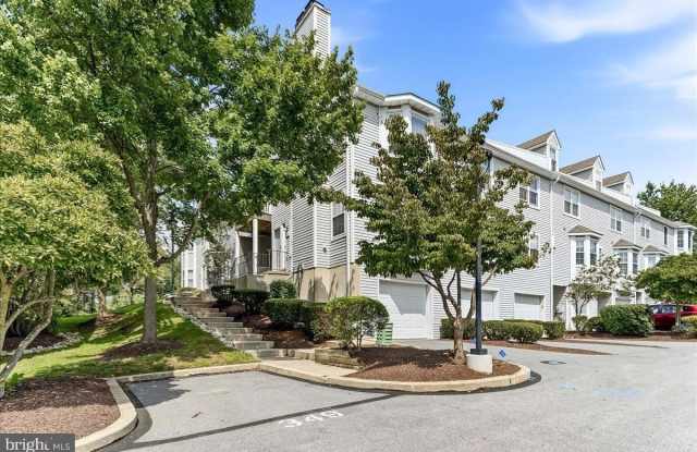 347 HUNTINGTON Court Gallery 2
