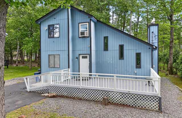 3335 Woodland Drive Gallery 1