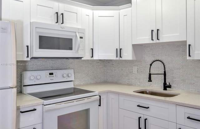 712 Division Ave photos photos