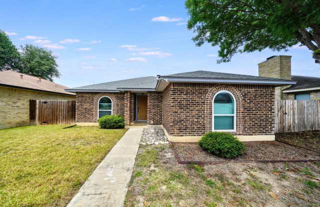 Charming 2-bed, 2-bath home in Universal City - Realtor Commission $500 photos photos