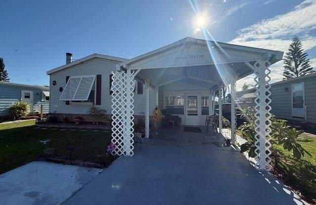 1854 Mango Street NE photos photos