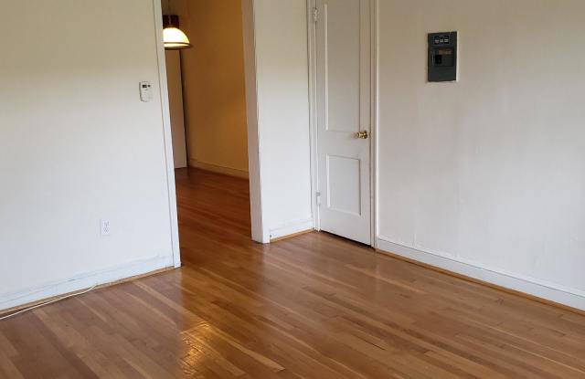 1844 D STREET NE Gallery 2
