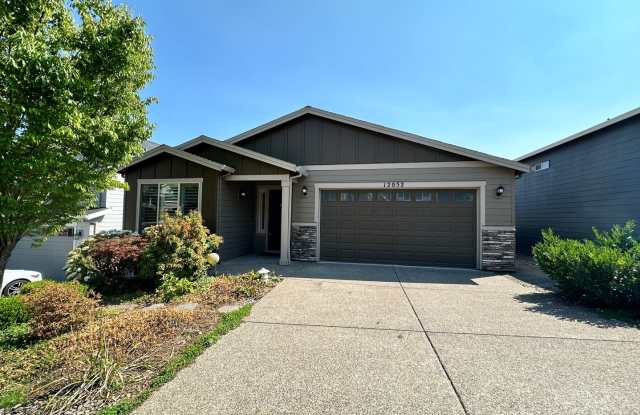 Gorgeous 4 Bedroom 2.5-Bath House in Tigard near Bull Mountain photos photos