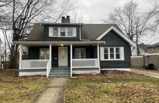 930 Pembrook - 930 Pembrook Road, Cleveland Heights, OH 44121