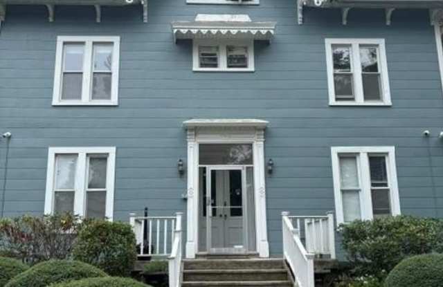 25 Knollwood Avenue Gallery 1