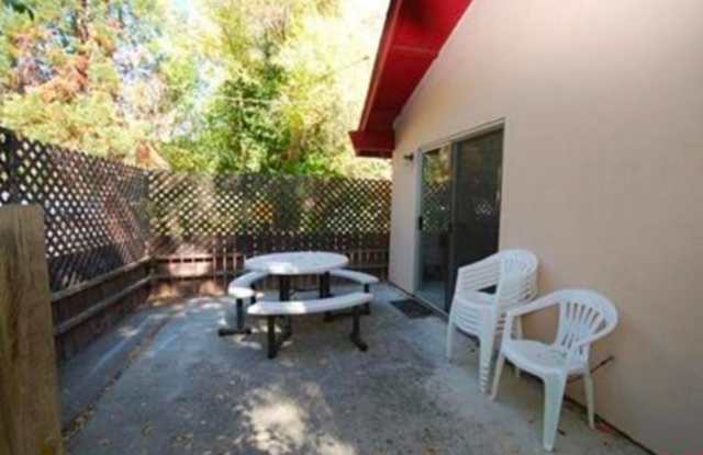 Cute 2 bedroom 1 3/4 bath photos photos