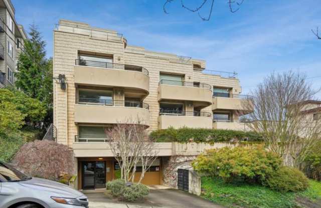 2312 W Boston St. photos photos