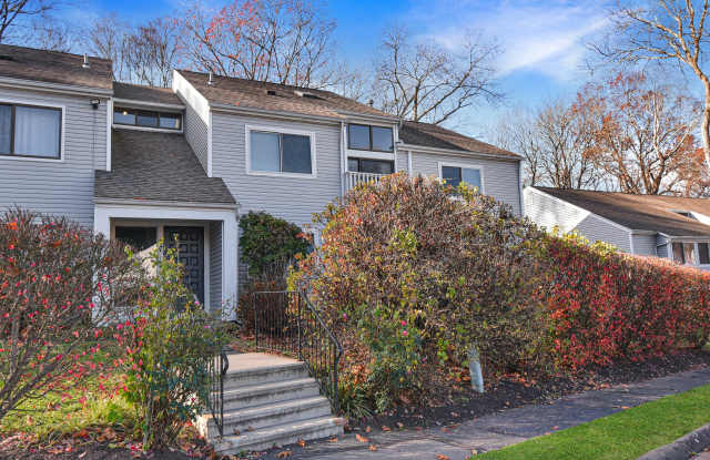 37 Brookwood Drive - 37 Brookwood Drive, Rocky Hill, CT 06067