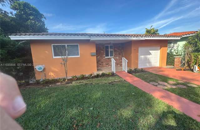 828 El Rado St photos photos