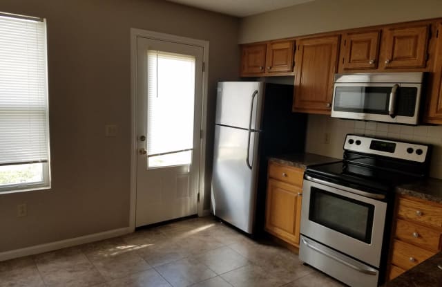 1029 Walters - 1029 Walters Drive, Manhattan, KS 66502