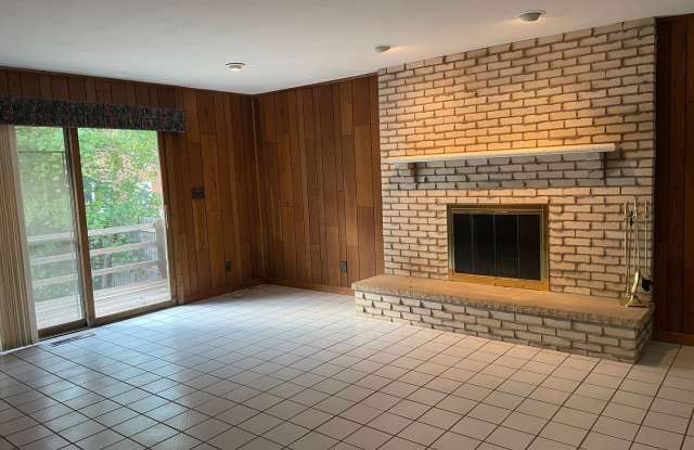 Spacious Ranch in North Peoria - Must See! Gallery 3