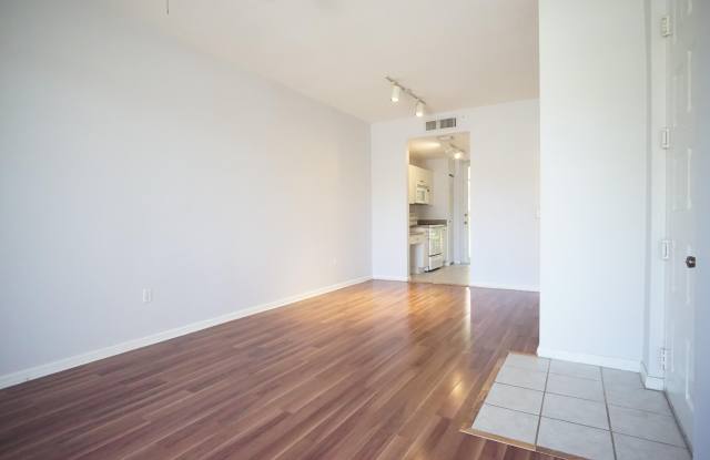 4784 Central Boulevard Gallery 3