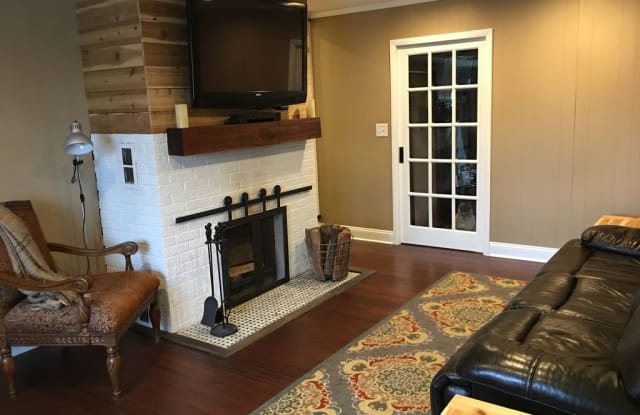 7095 State Route 104 -A Gallery 2