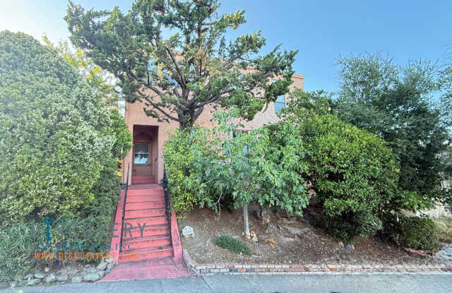 Warfield Ave. 1089 photos photos