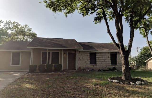 126 HILLCREST DR - 126 Hillcrest Dr, La Vernia, TX 78121