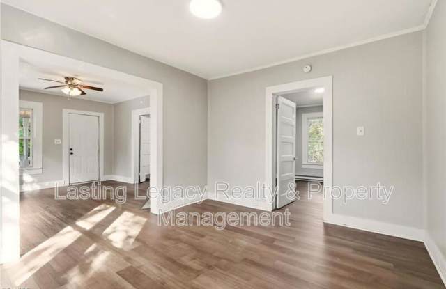 2051 Bloomfield Drive Gallery 3