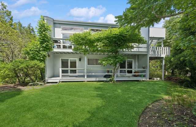 74 Jacqueline Drive - 74 Jacqueline Drive, Amagansett, NY 11930