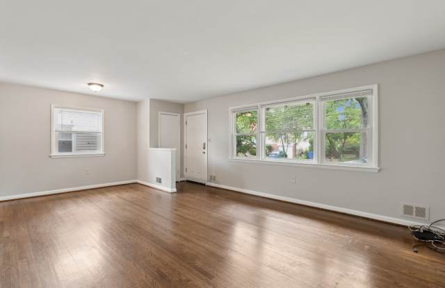 7510 Girard Avenue Gallery 2