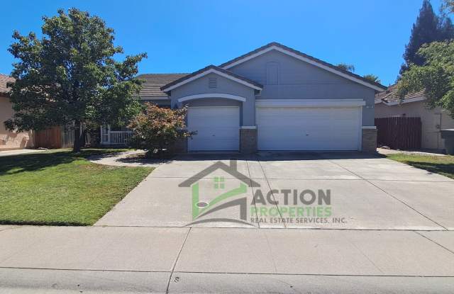 West Roseville: Pool Single Story 3 Bedroom plus office/den, 2 Bath 3 Car Garage, New Paint & Carpet Gallery 3