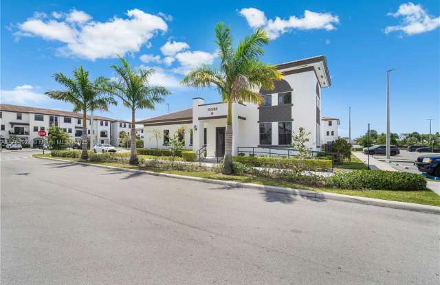 15500 SW 136th St photos photos